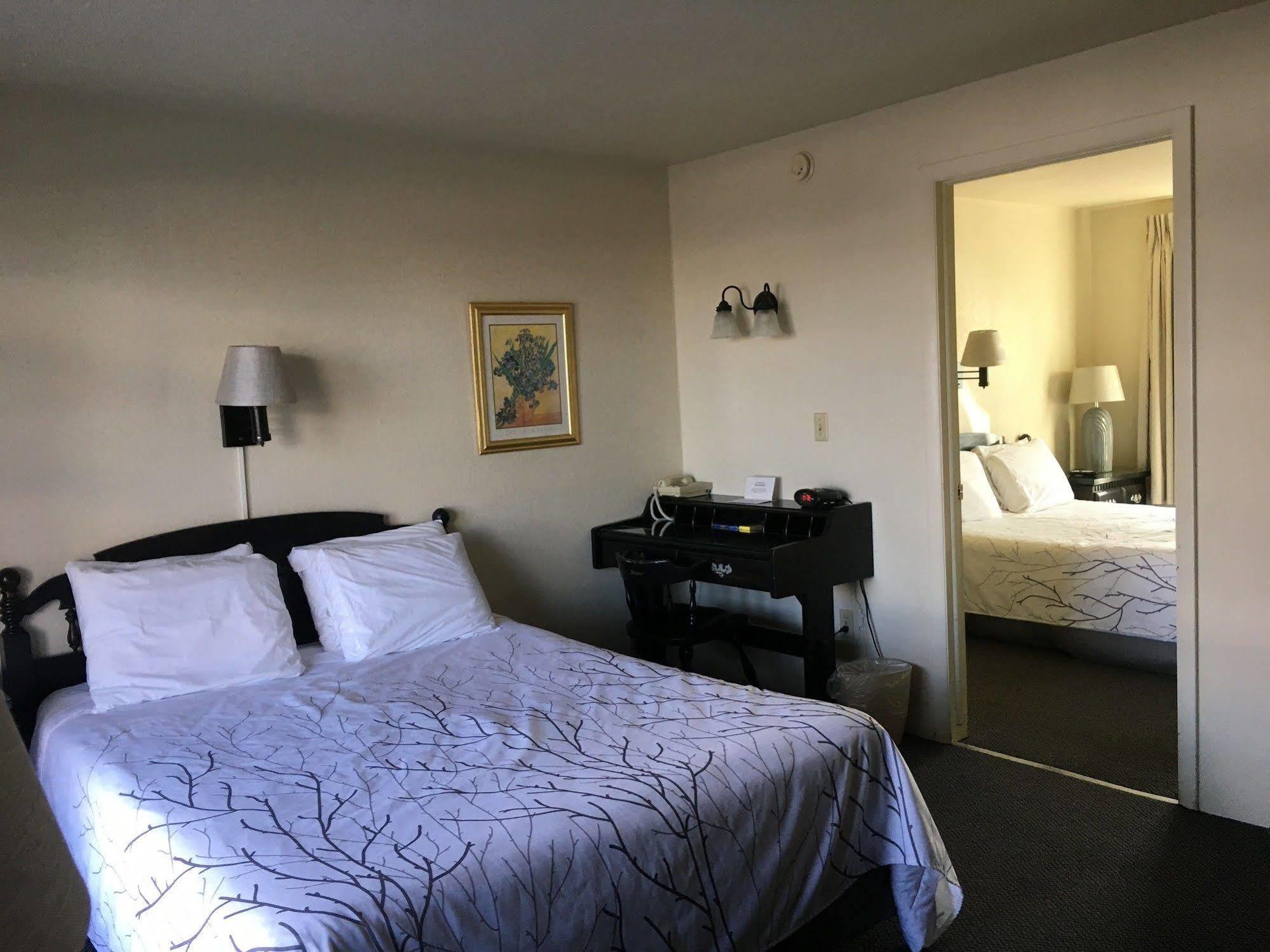 Continental Inn シボイガン エクステリア 写真